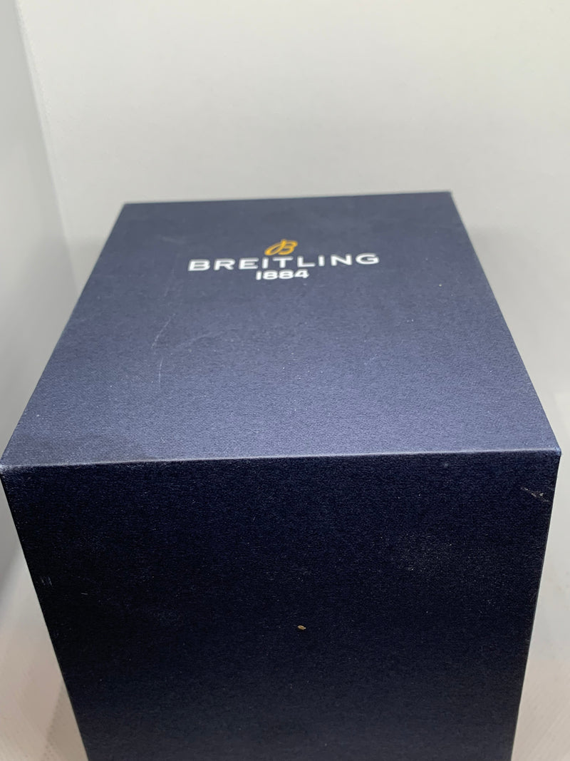 Breitling Avenger Automatic 43 Full Set