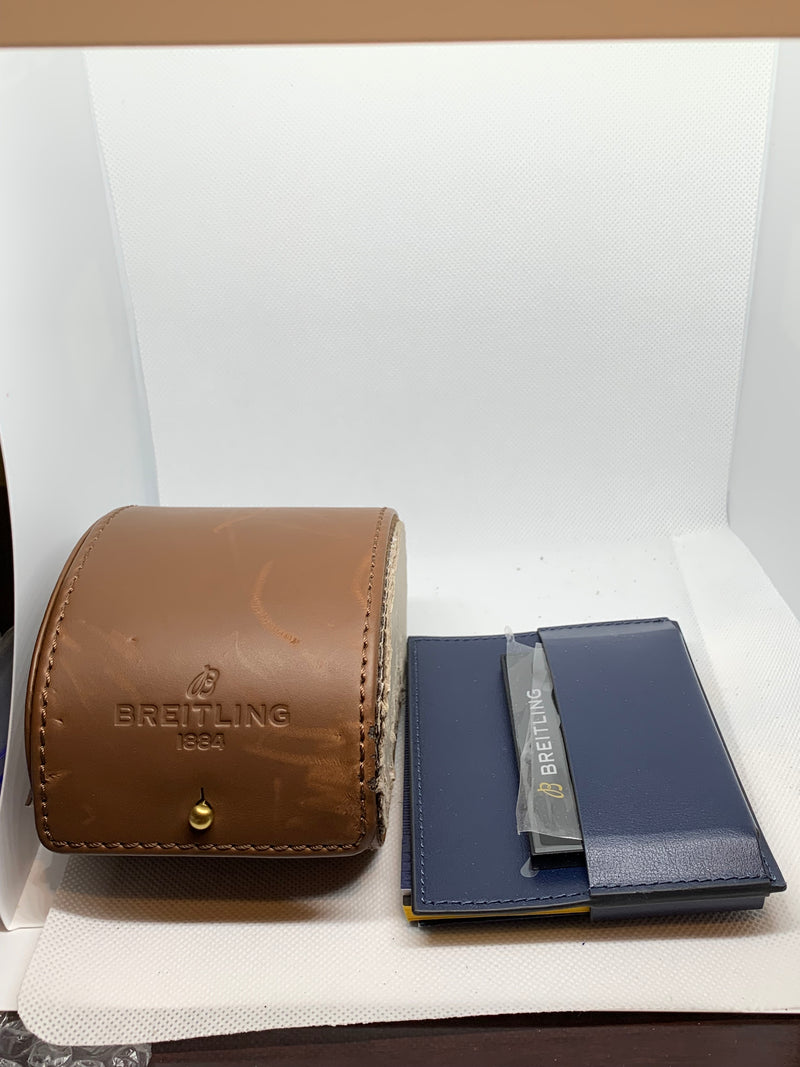 Breitling Avenger Automatic 43 Full Set