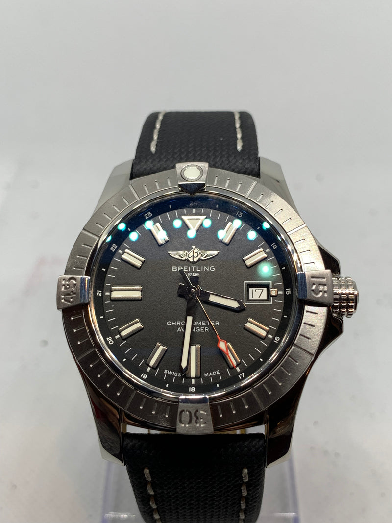 Breitling Avenger Automatic 43 Full Set