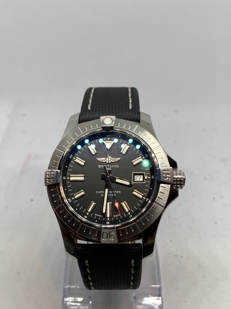 Breitling Avenger Automatic 43 Full Set