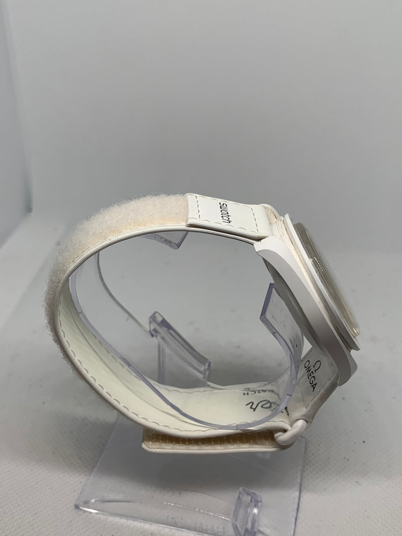 Swatch Moonswatch Mission To The Moonphase