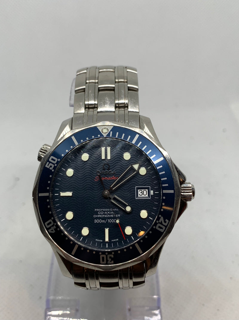 Omega Seamaster Diver 300 M Red Seamaster Professional 300M Co-Axial Automatic Blue Dial 41MM Ref 2220.80 . Excellent with Box and Authentication Card