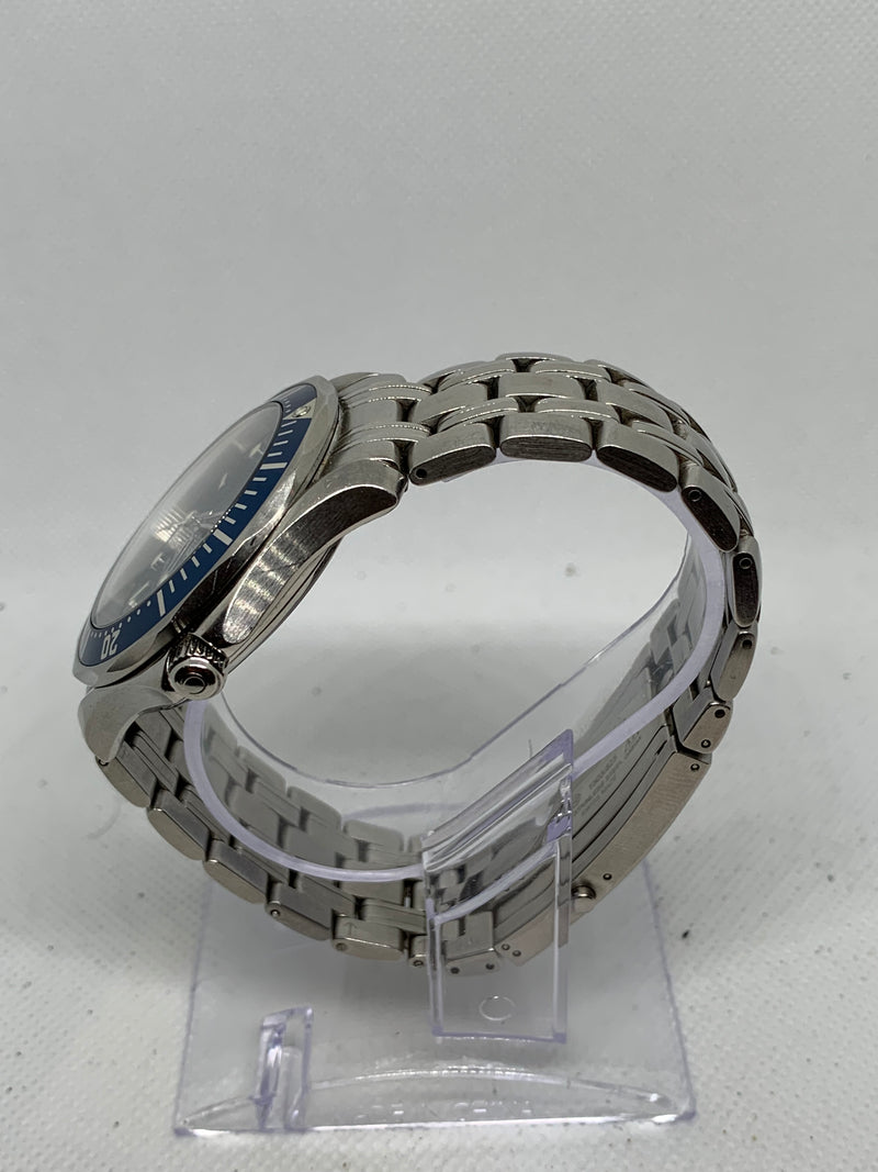 Omega Seamaster Diver 300 M Red Seamaster Professional 300M Co-Axial Automatic Blue Dial 41MM Ref 2220.80 . Excellent with Box and Authentication Card