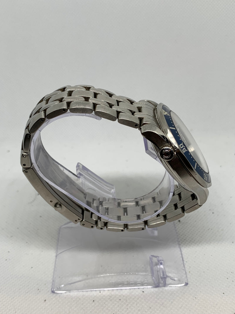 Omega Seamaster Diver 300 M Red Seamaster Professional 300M Co-Axial Automatic Blue Dial 41MM Ref 2220.80 . Excellent with Box and Authentication Card