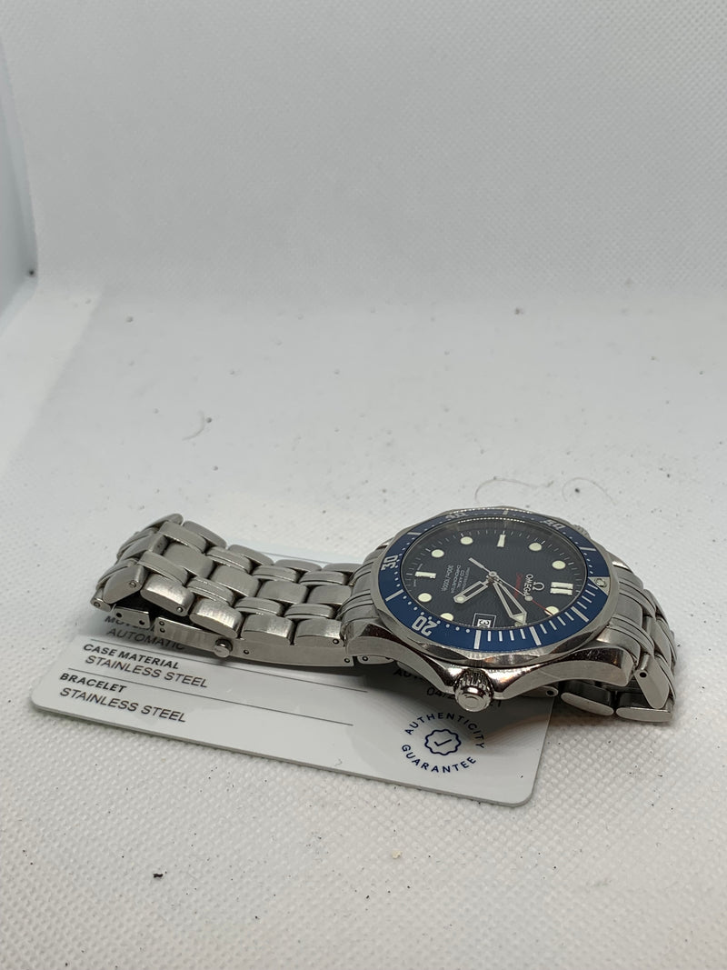 Omega Seamaster Diver 300 M Red Seamaster Professional 300M Co-Axial Automatic Blue Dial 41MM Ref 2220.80 . Excellent with Box and Authentication Card