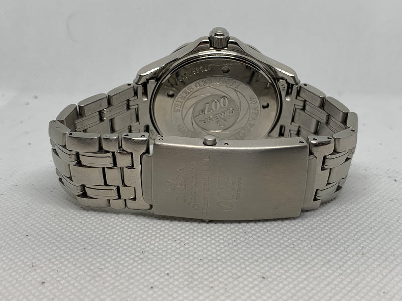 Omega Seamaster Diver 300 M James Bond 300m 007 Logo 40th Anniversary 41.5MM Watch Ref 2537.80 With Box