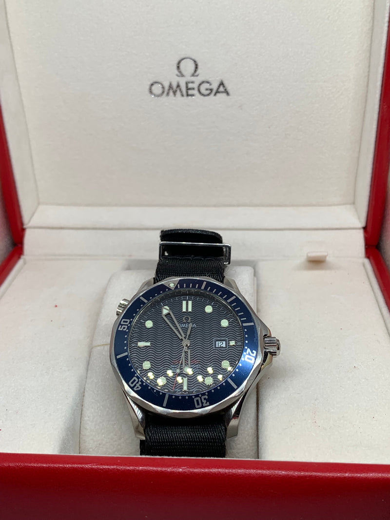 Omega Seamaster Diver 300 M PROFESSIONAL 2221.80 DIVER LARGE BLUE MENS WATCH FULL SET