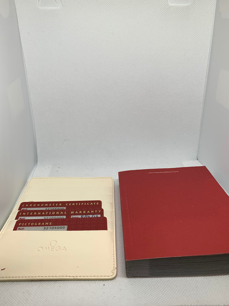 Omega Speedmaster Date Ref. 32105000 black dial steel bracelet Full Set 2013