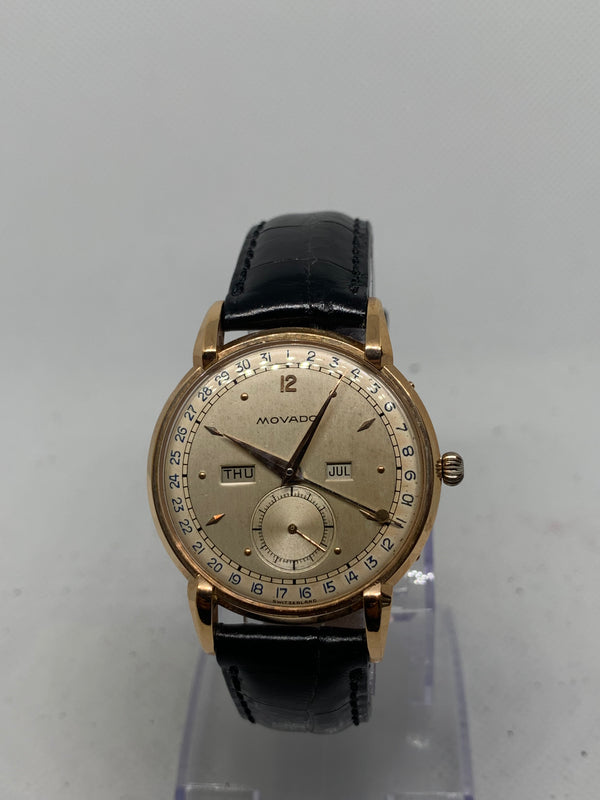 Movado Vintage Triple-Calendar in 18kt Solid Rose Gold from 50s Excellent Condition Fancy Lugs