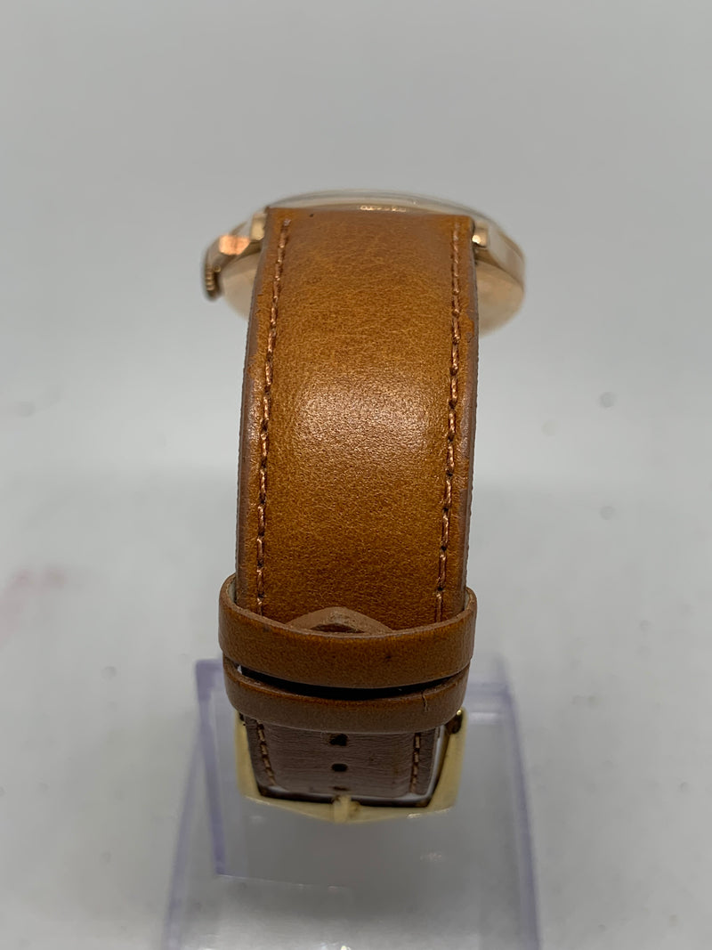 Universal Genève Vintage Chronograph 18kt Solid Rose Gold from the 1940s