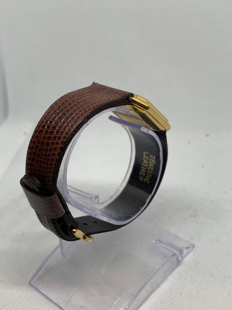 Baume & Mercier Ceinture 27 x 24 mm 18K Soilid Yellow Gold Leather Watch 38260 Ceinture