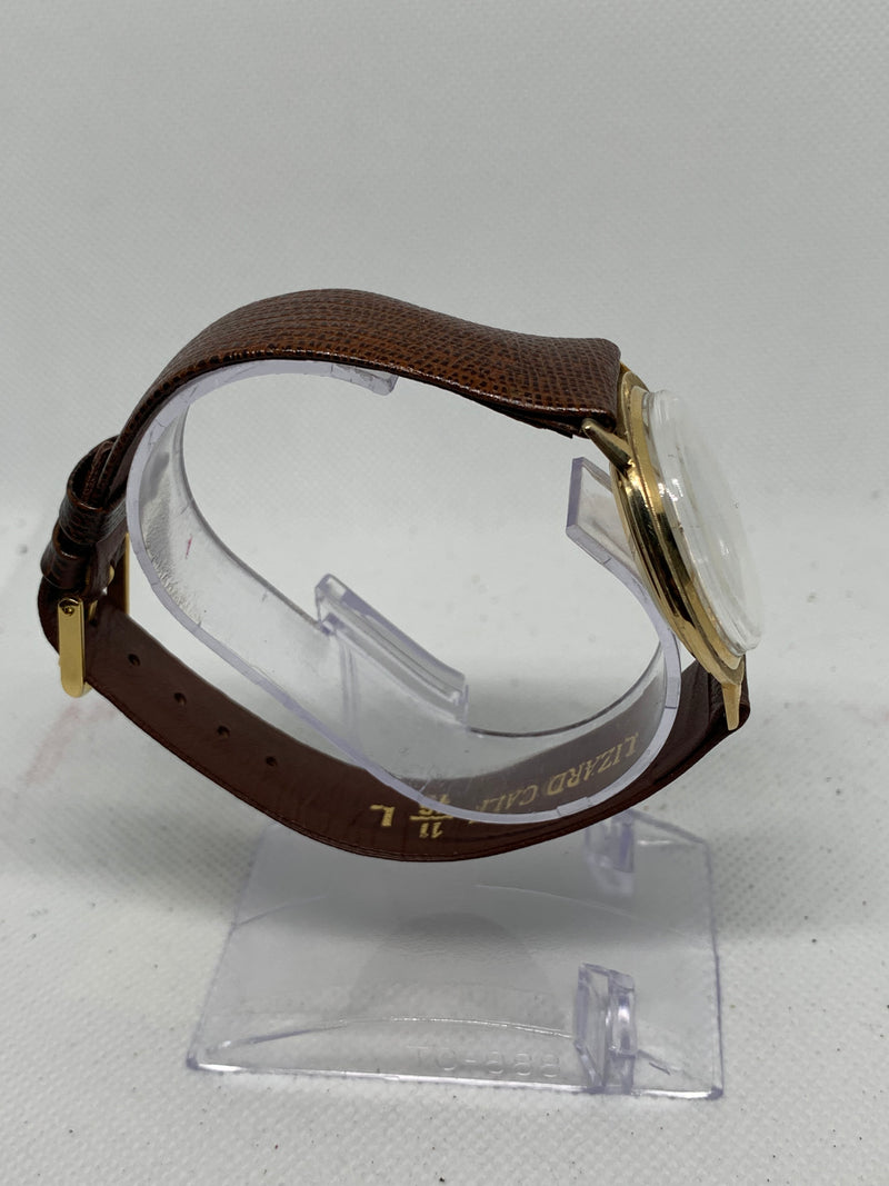 Jaeger-LeCoultre from 1950s 14K Solid Gold Fancy Bevelled Case Watch